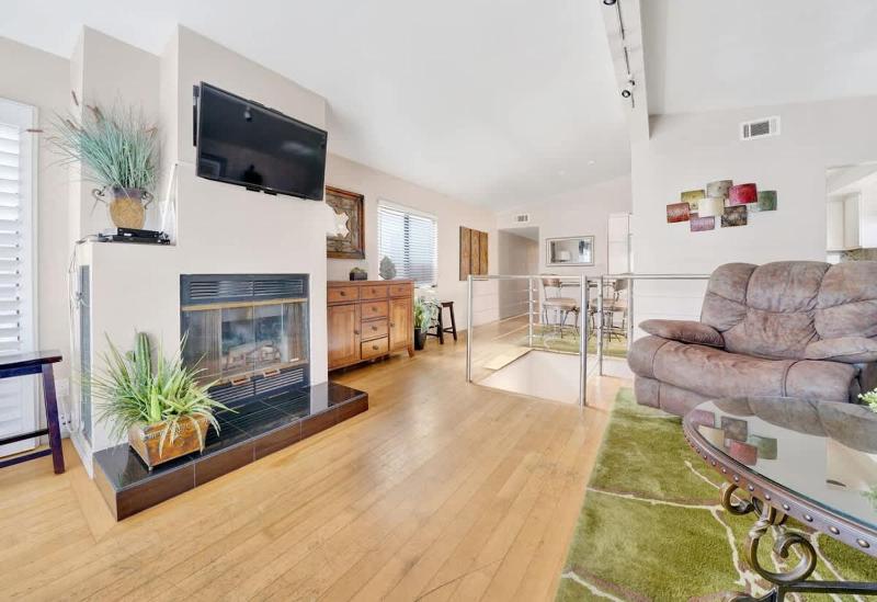 Contemporary Value 4 Bdr with Rooftop Deck- 303 home - image 25