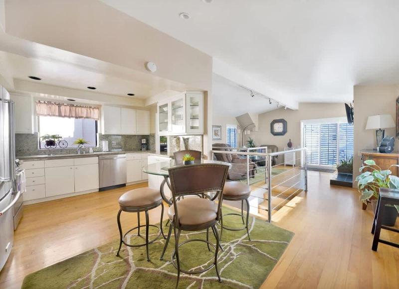 Contemporary Value 4 Bdr with Rooftop Deck- 303 home - image 28
