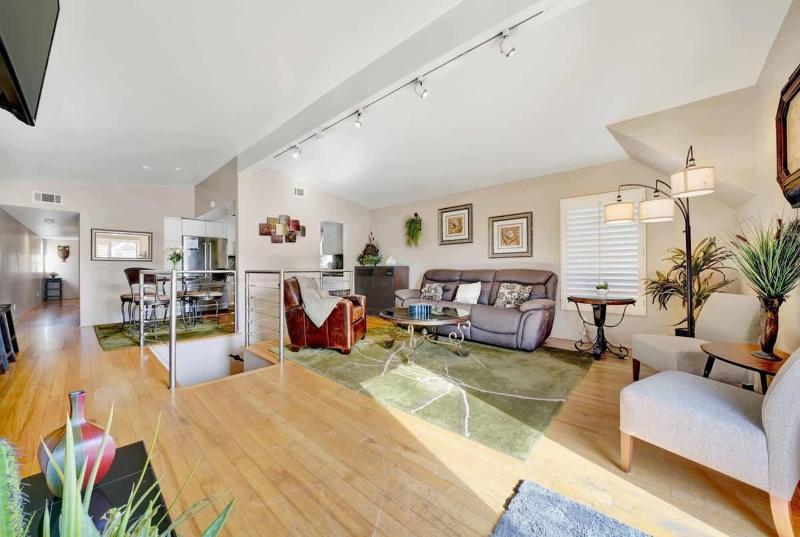 Contemporary Value 4 Bdr with Rooftop Deck- 303 home - image 30
