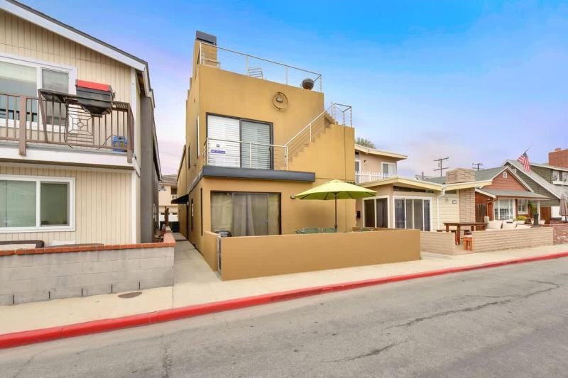 Contemporary Value 4 Bdr with Rooftop Deck- 303 home - image 20