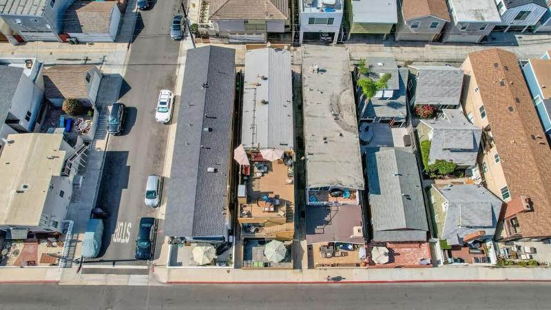 Contemporary Value 4 Bdr with Rooftop Deck- 303 home - image 9