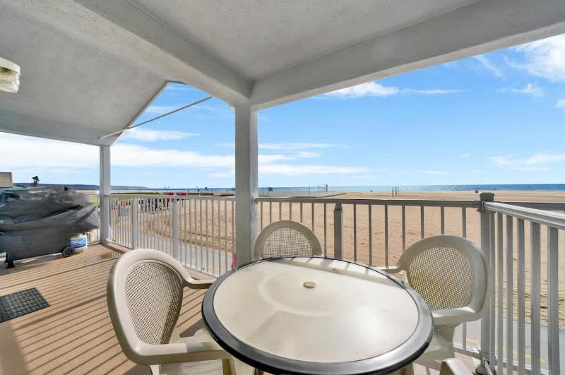Ocean and Scenic Beach Views From Deck apts - image 4