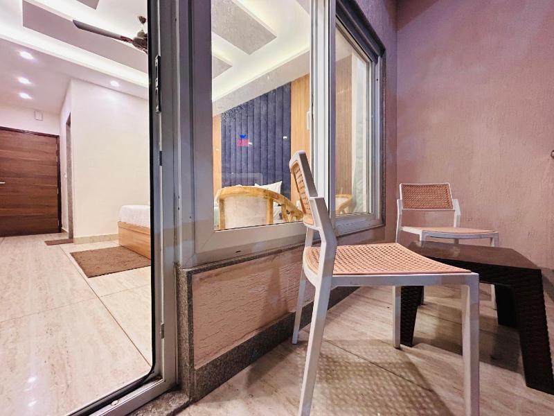 Oakleaf Hotel & Resort - A Classic Rooms & Prime Location Near Library Chowk - image 48