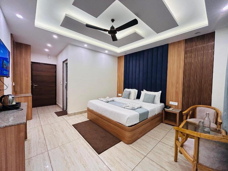 Oakleaf Hotel & Resort - A Classic Rooms & Prime Location Near Library Chowk - image 44