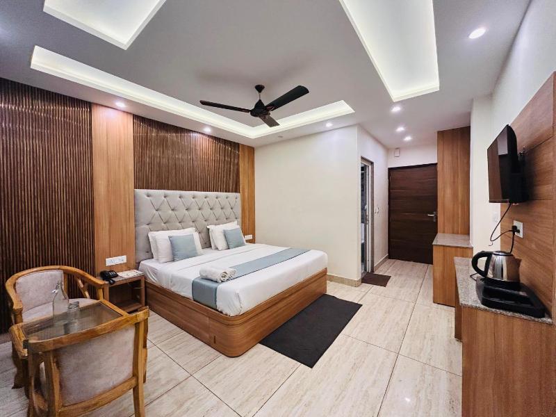 Oakleaf Hotel & Resort - A Classic Rooms & Prime Location Near Library Chowk - image 2