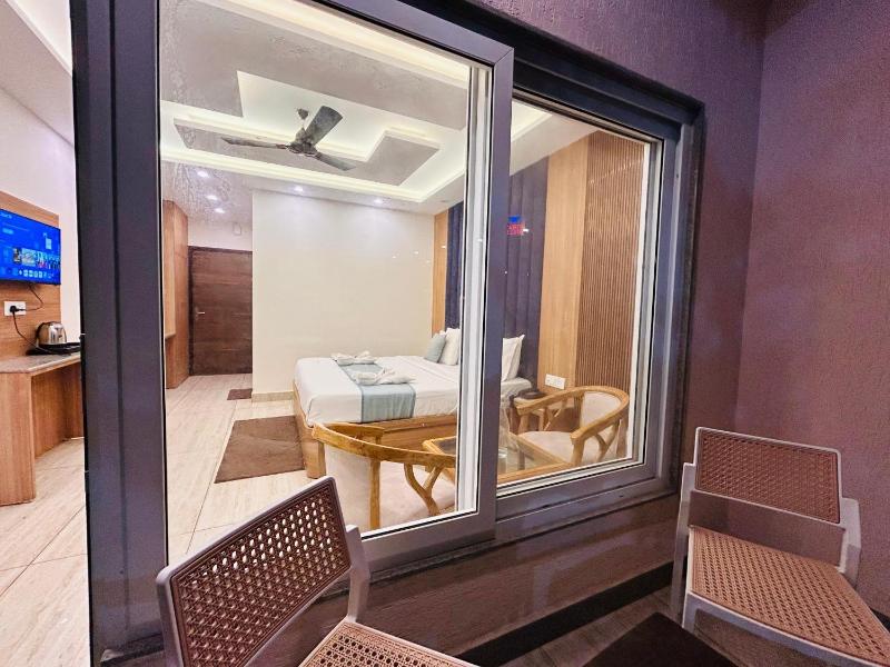 Oakleaf Hotel & Resort - A Classic Rooms & Prime Location Near Library Chowk - image 47