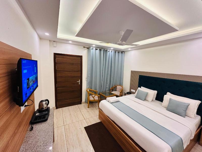 Oakleaf Hotel & Resort - A Classic Rooms & Prime Location Near Library Chowk - image 18