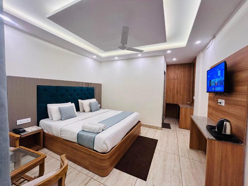 Oakleaf Hotel & Resort - A Classic Rooms & Prime Location Near Library Chowk - image 11