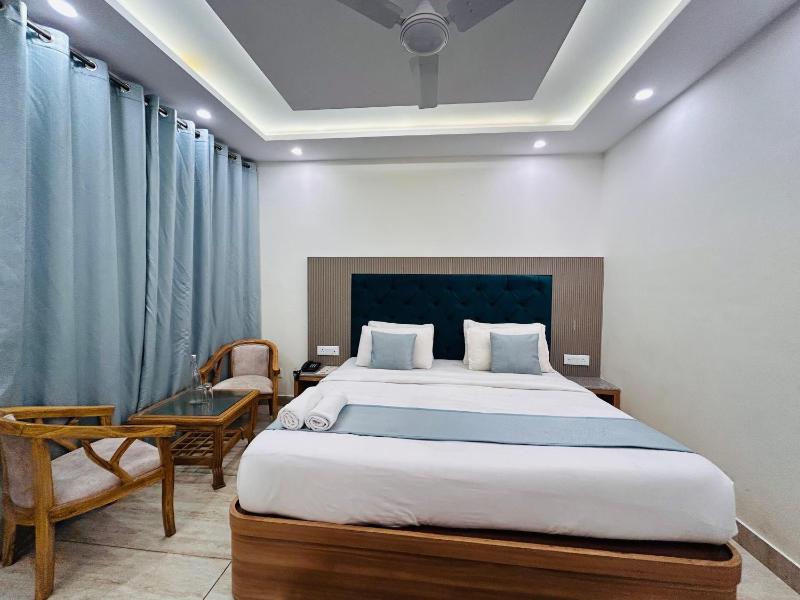 Oakleaf Hotel & Resort - A Classic Rooms & Prime Location Near Library Chowk - image 43