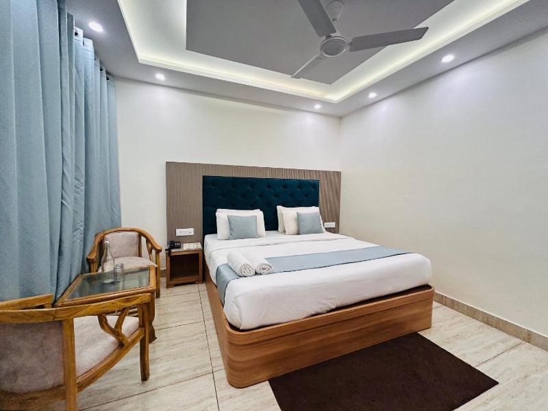 Oakleaf Hotel & Resort - A Classic Rooms & Prime Location Near Library Chowk - image 23