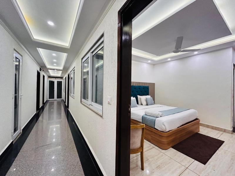 Oakleaf Hotel & Resort - A Classic Rooms & Prime Location Near Library Chowk - image 5