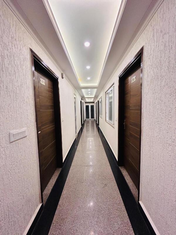 Oakleaf Hotel & Resort - A Classic Rooms & Prime Location Near Library Chowk - image 19