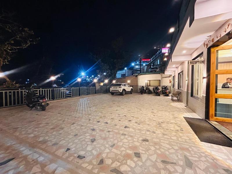 Oakleaf Hotel & Resort - A Classic Rooms & Prime Location Near Library Chowk - image 24
