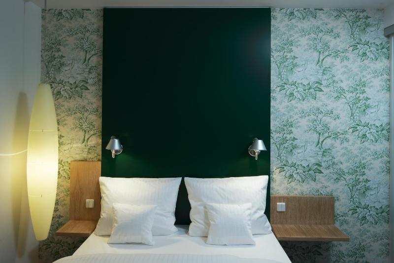 Double Room image 3