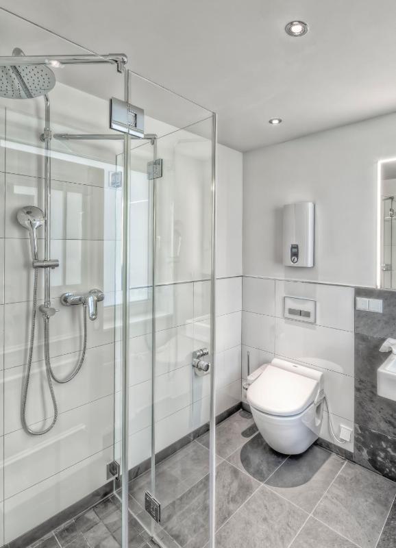 Single Room with Shower image 2