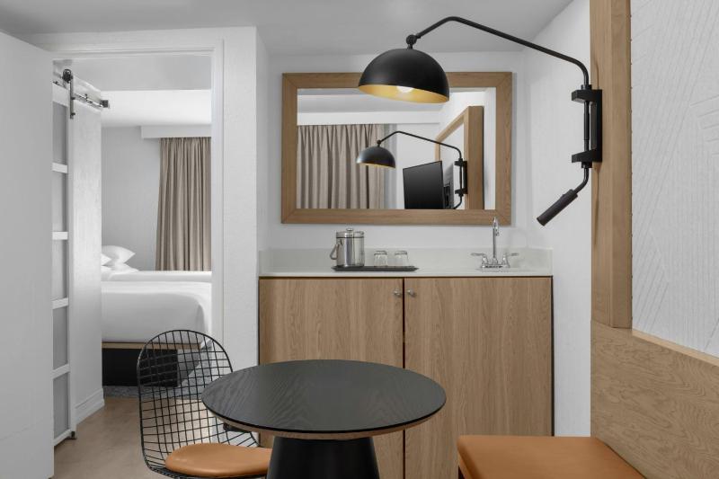Sheraton Suites Fort Lauderdale At Cypress Creek - image 23