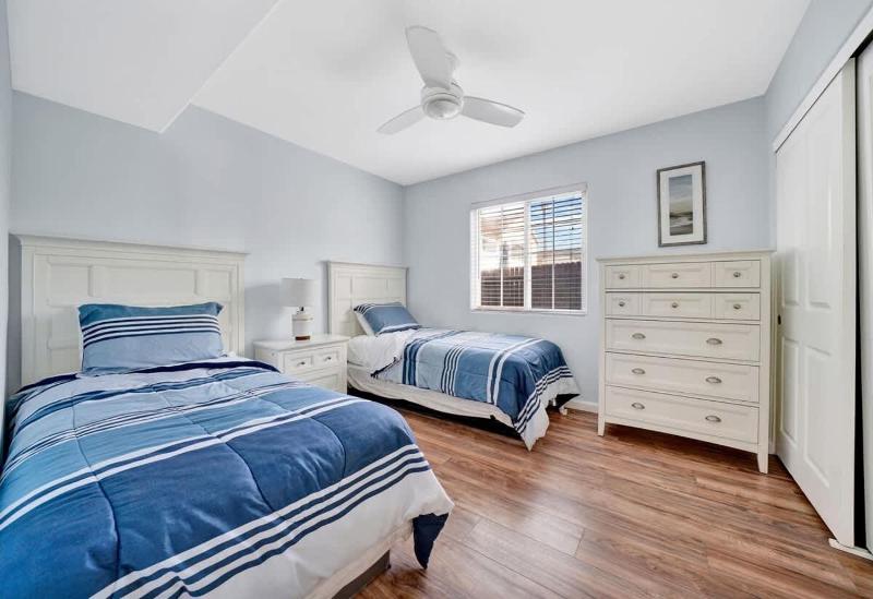 Value Beachfront withLarge Patio On The Bike Path apts - image 15