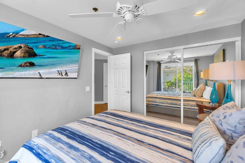 Beautiful beach house 2 blocks to the sand home - image 30