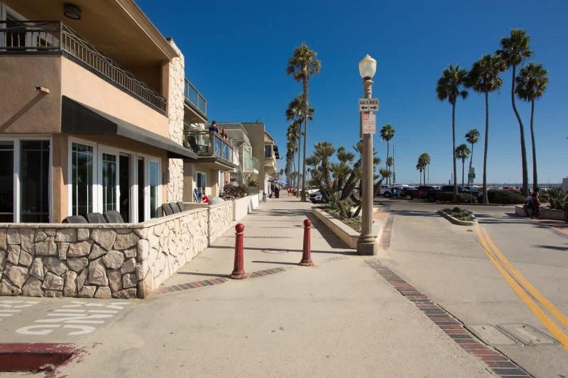 Beachfront Close to Newport Pier- 2314 WOF A home - image 12