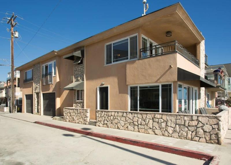 Beachfront Close to Newport Pier- 2314 WOF A home - image 33