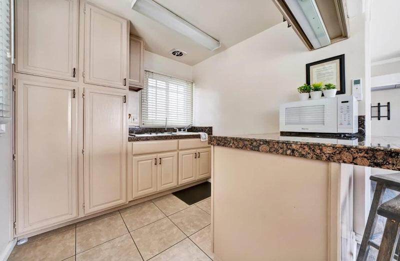 Beachfront 2Bdr Studio Close to Newport Pier- home - image 29
