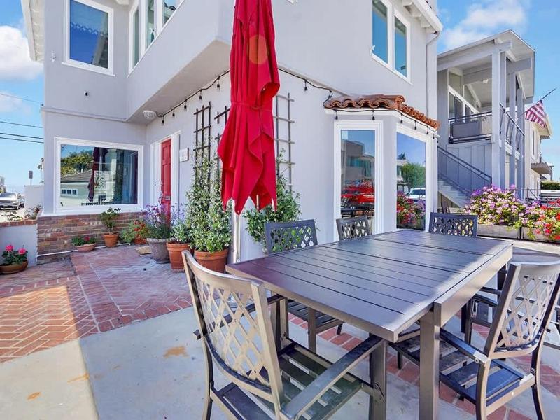 Bayside Retreat withLarge Patio and Bay Views home - image 16