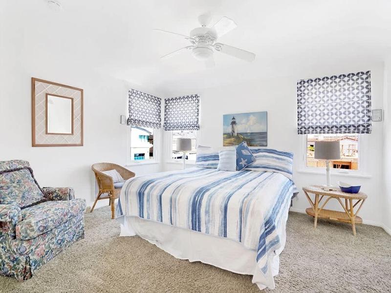 Bayside Retreat withLarge Patio and Bay Views home - image 25