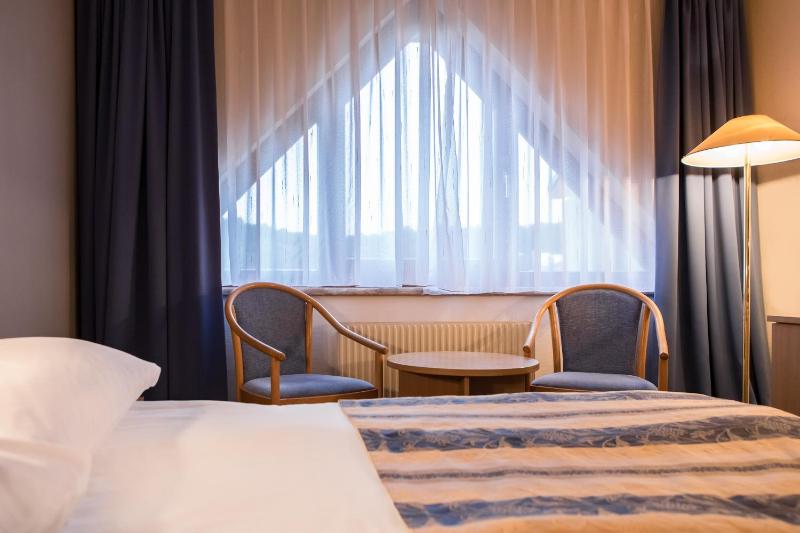 Standard Single Room image 3