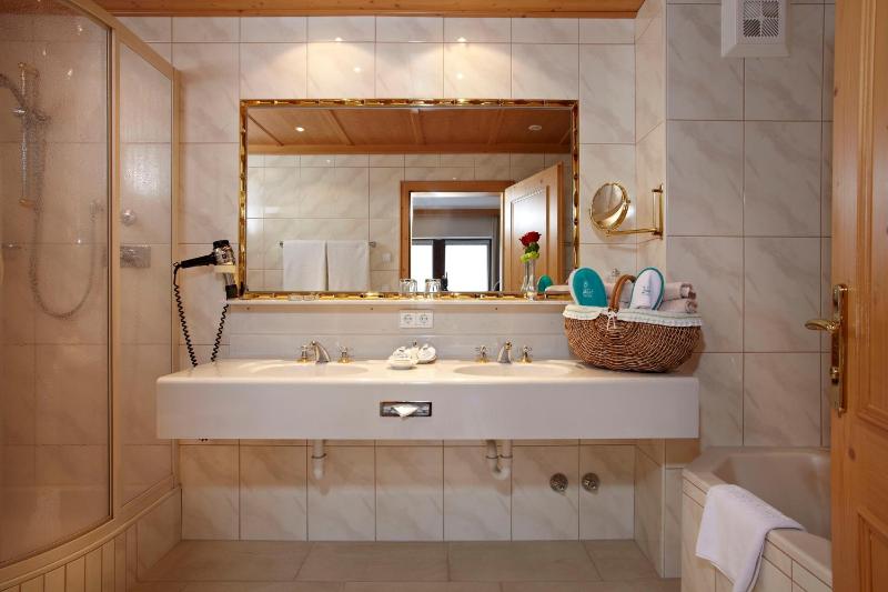 Superior Double Room with Mountain View image 2