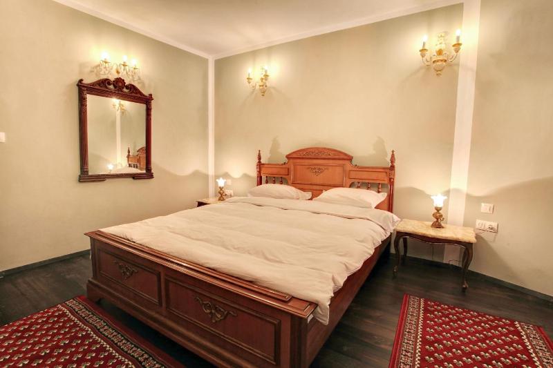 Budget Double Room - Ground Floor image 3