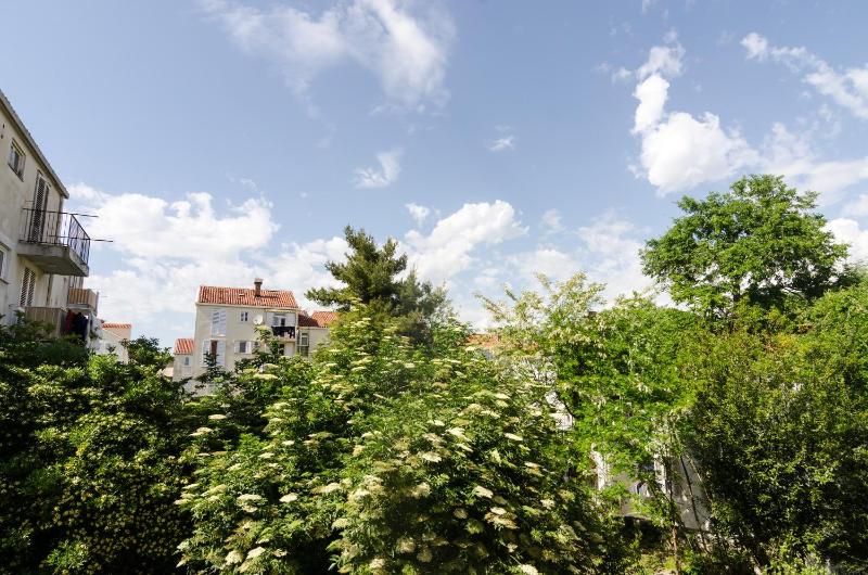 One-Bedroom Apartment with Balcony image 1