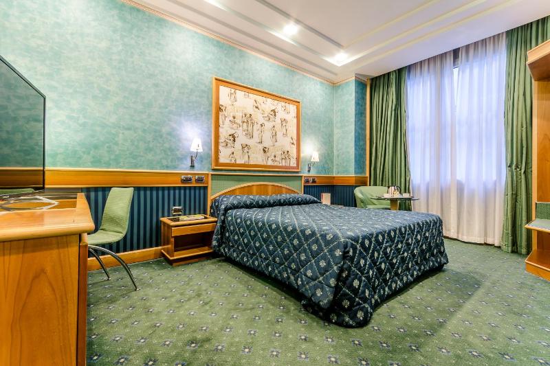 Superior Double Room image 2