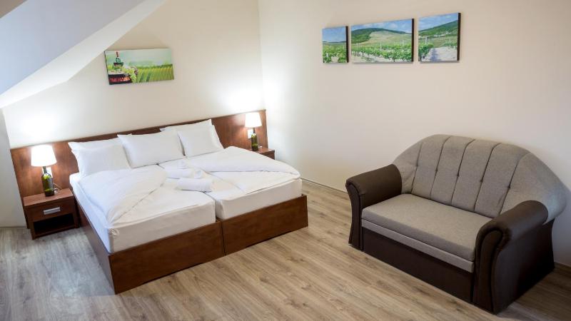 Standard Twin Room with Sofa image 2