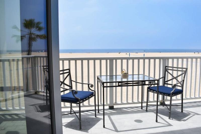 1028 W Oceanfront - Beautiful 5bdr Beachfront on Scenic Bike Path - image 13