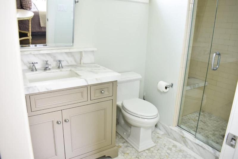 1028 W Oceanfront - Beautiful 5bdr Beachfront on Scenic Bike Path - image 6