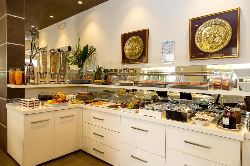 Hotel Lilia - image 2
