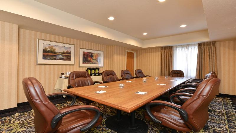 Staybridge Suites - Calgary Airport By IHG - image 1