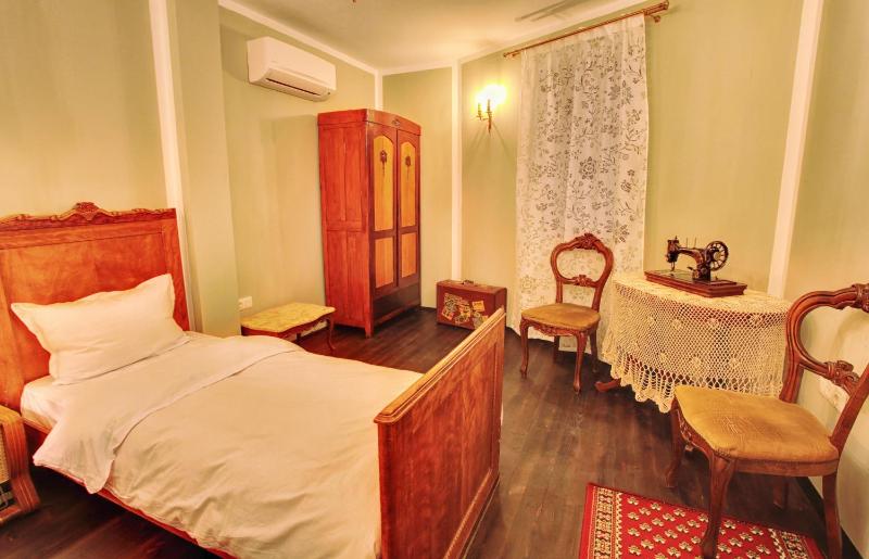 Superior Quadruple Room image 3