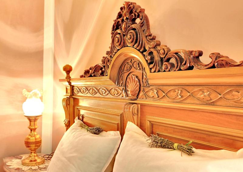 Deluxe Double Room image 3