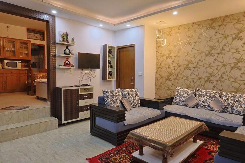 The Hidden Hills Stay2BHK Near Mall Road - image 1