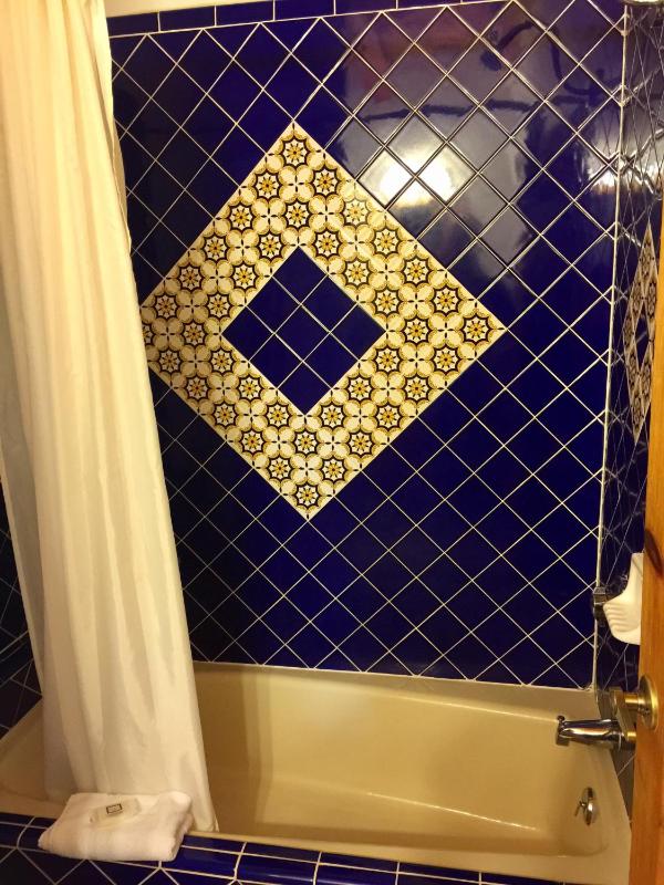 Deluxe Double or Twin Room image 4