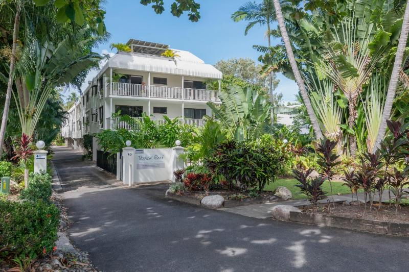 Tropical Reef Apartments - image 14
