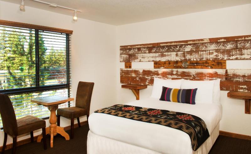 King Room – Tahoe Blue building