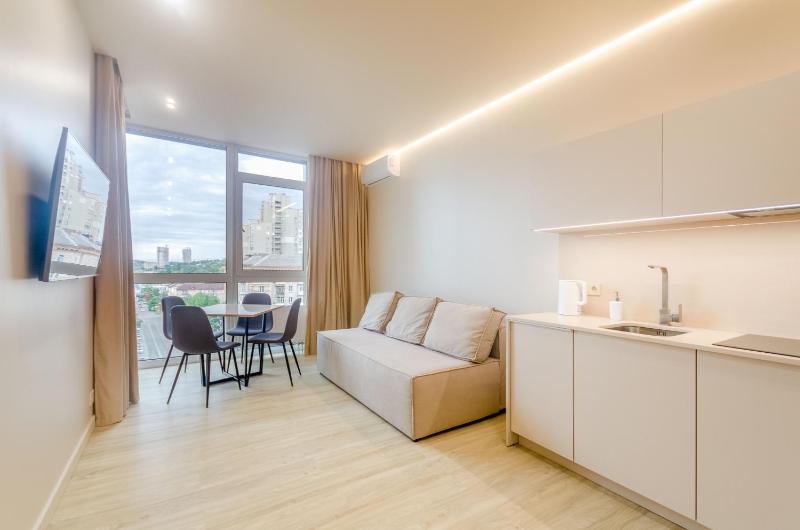 6-38 French Quarter 2 Predslavynska 42a Kyiv centre fantastic city view 15 kW backup power Petrovdom Apartment - image 12