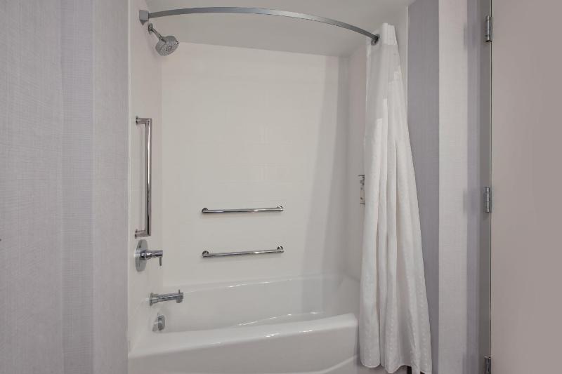 Holiday Inn Express & Suites VA Beach Oceanfront by IHG - image 37