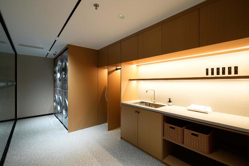 SFEEL Designer Hotel (Hangzhou West Lake Wulin Square Branch) - image 13