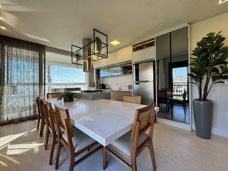 Sonho de Palmas 102 - Apartamento de frente para o mar na bela praia de Palmas com 3 dormitórios sendo 2 suítes - image 1