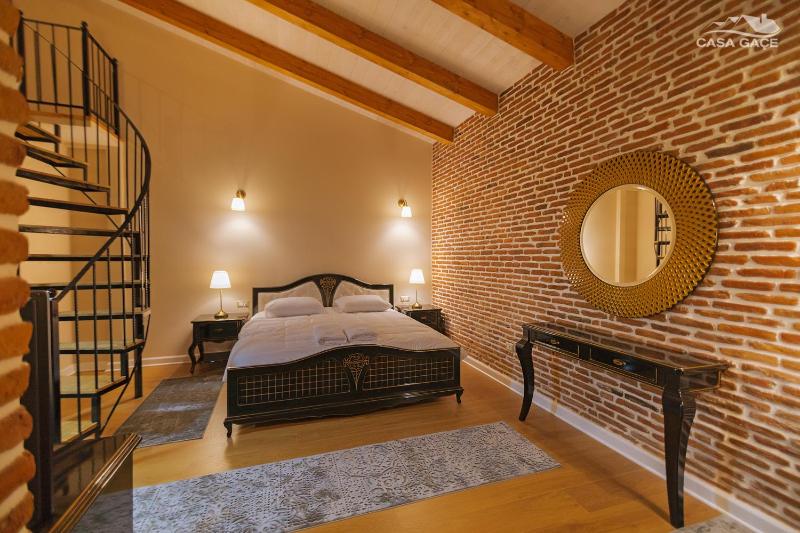 Suite with Balcony image 3