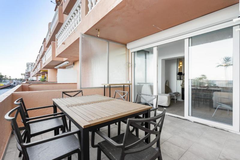WELCS APARTAMENTO 334 EMP frente al mar - image 15