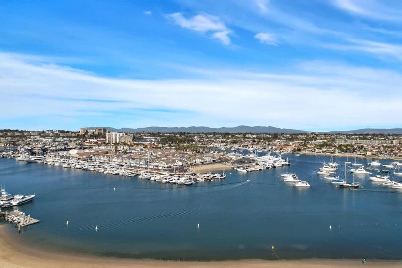 Amazing Views of Bay Beach and Marina Park-1807 home - image 15